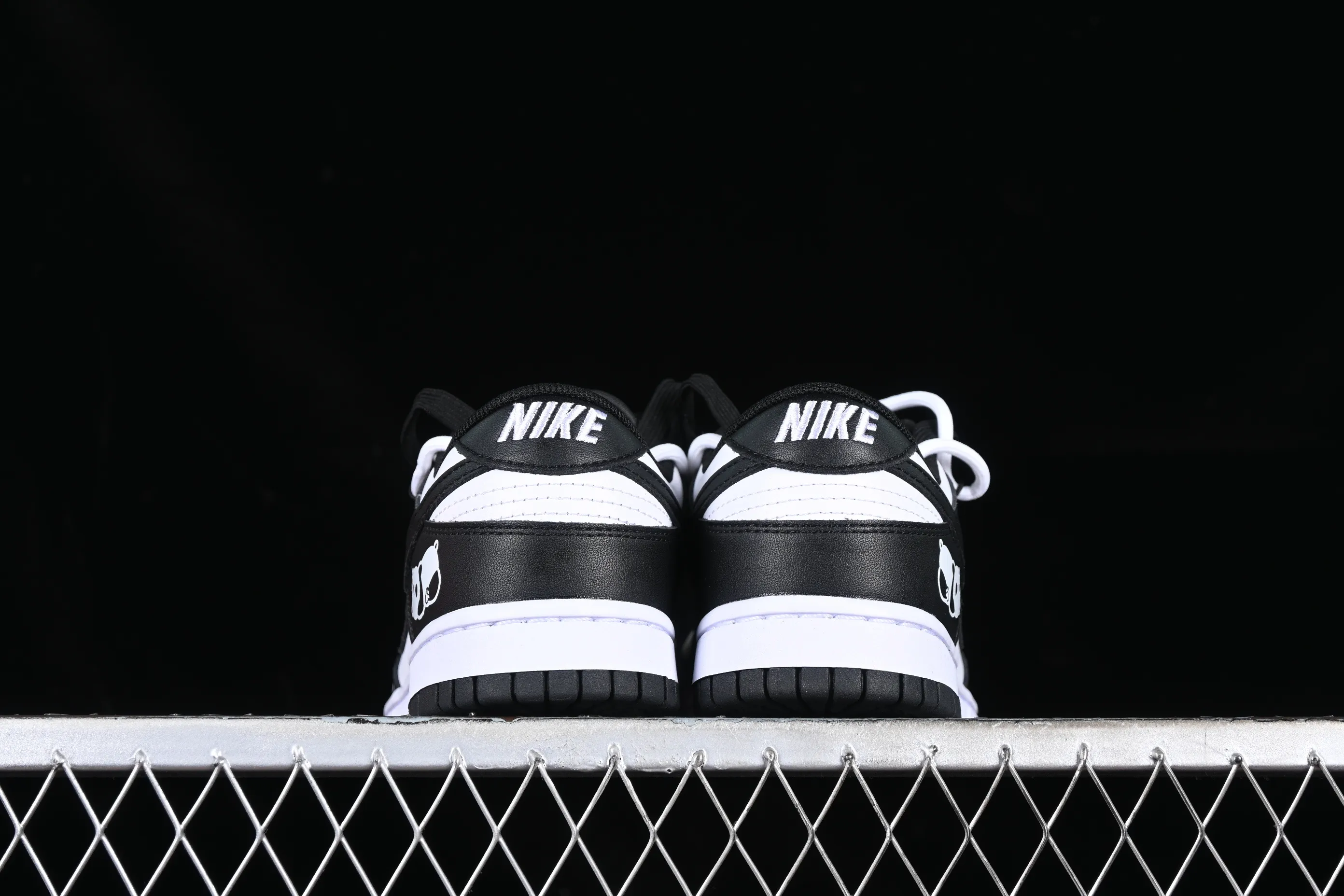All categories Nk SB Dunk series Nk SB Dunk Low low-top sneakers CS version Nk Dunk Low "Panda" black and white panda customized version of deconstructed strap casual sneakers CW1590-100